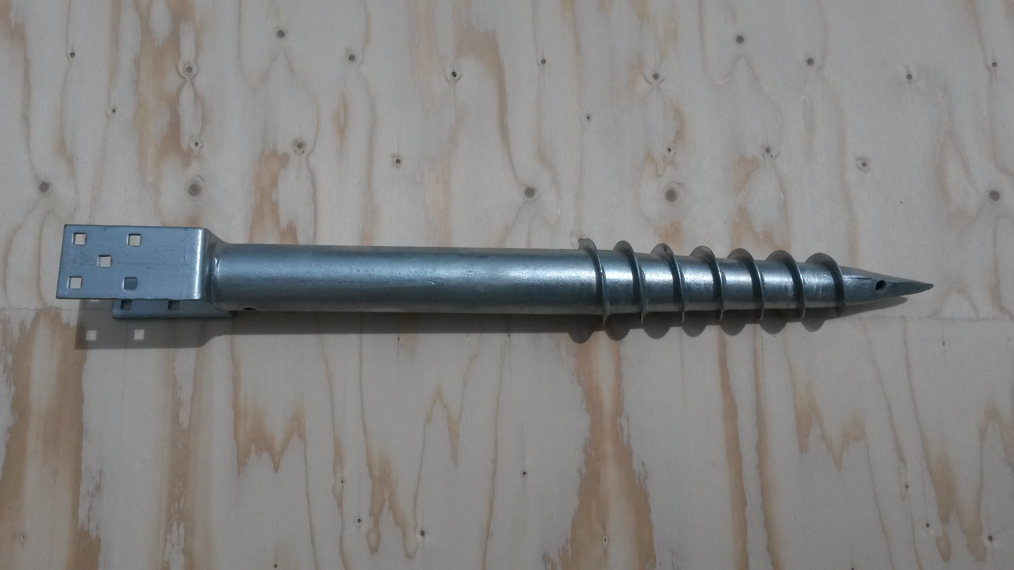Schraubfundament aus Stahl U-Profil Breite 111 mm oder 91 mm x Höhe 130 mm zum Eindrehen in den Boden
