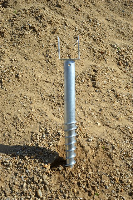 Schraubfundament aus Stahl U-Profil Breite 111 mm oder 91 mm x Höhe 130 mm zum Eindrehen in den Boden